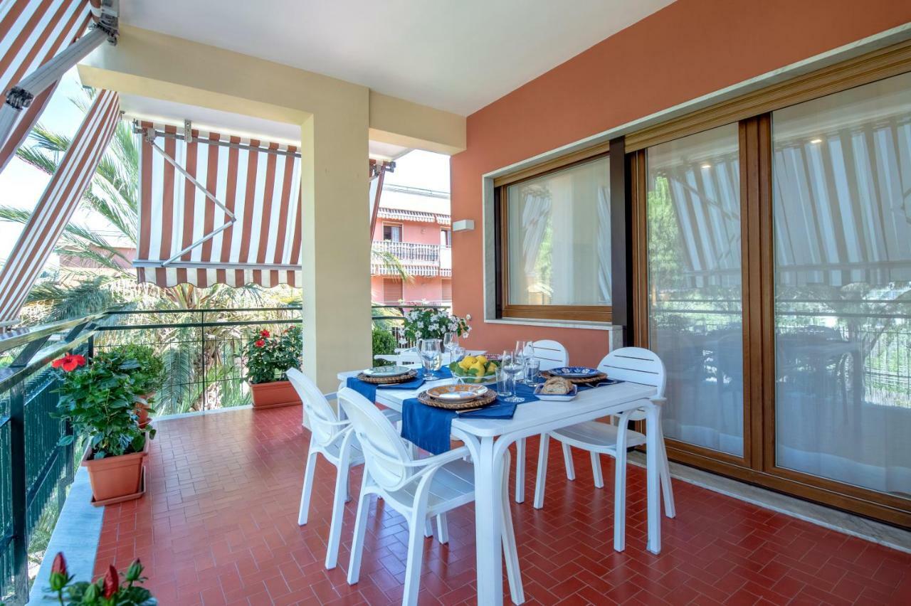 Solymar Apartments Sorrento Exteriör bild